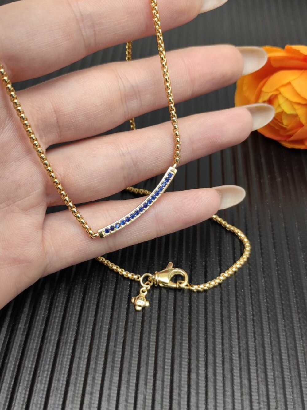🥕🥕🥕David Yurman shopfront bar blue diamond necklace